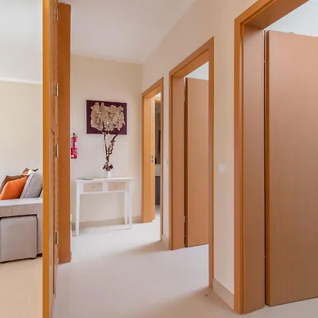 Apartament 19 *