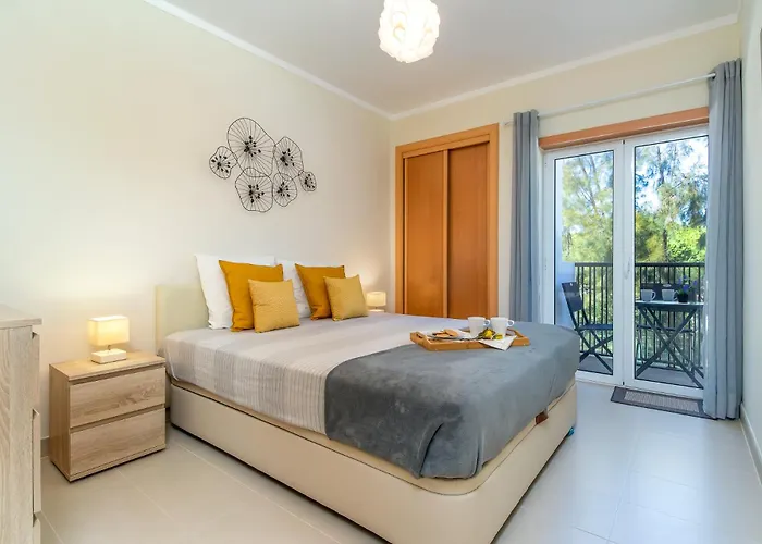 19 * カバナス・デ・タビラ