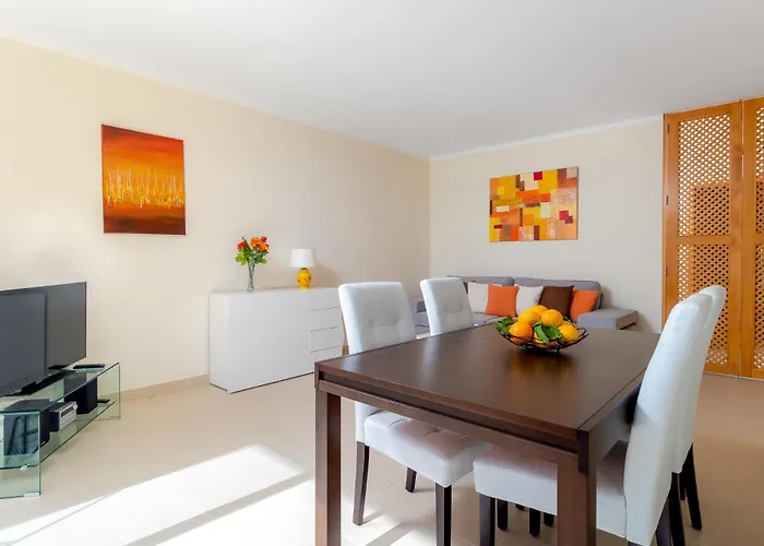 19 * カバナス・デ・タビラ