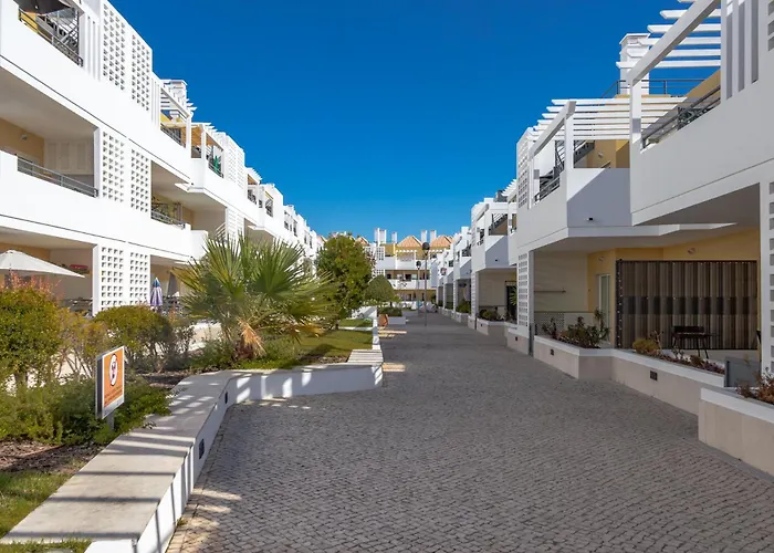 19 * カバナス・デ・タビラ